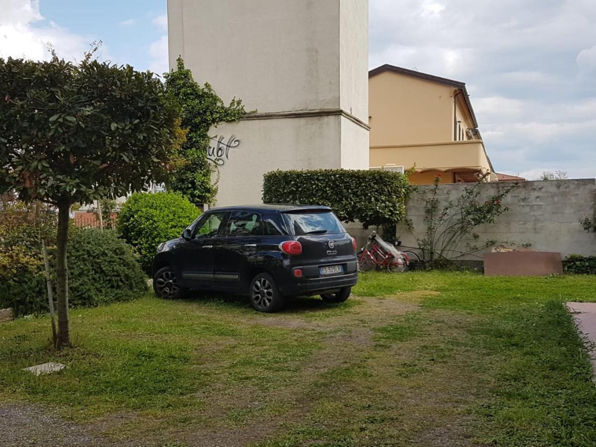 Sole...Mare...E...Spiaggie Bianche! Apartment Vada Exterior foto